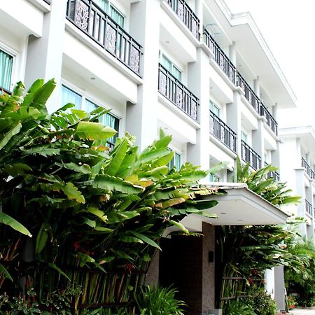 14 Resort Bangkok Exteriör bild